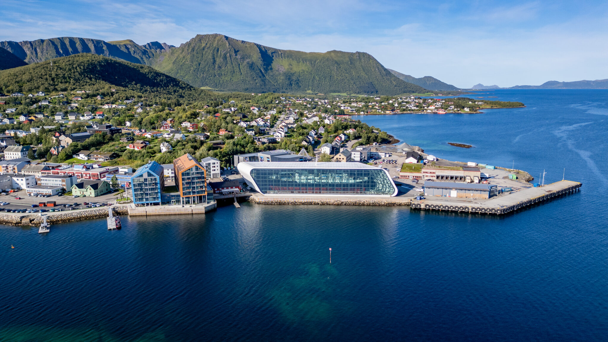 The museum, the hotel and Stokmarknes. Photo: Bjørn Eide