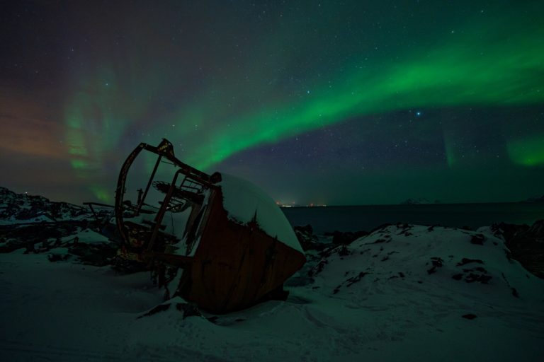 Shipwreck at Lyngstruva. In the middle ages, Lyngstuva was for a period Norway's northern border © Petr Pavlíček / Visit Lyngenfjord