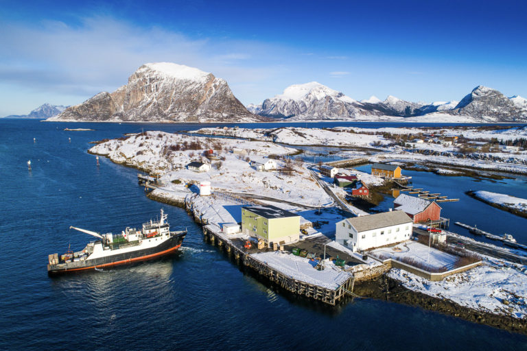 The ferry docks at Støtt in the winter sunshine. Photo: Støtt Brygge