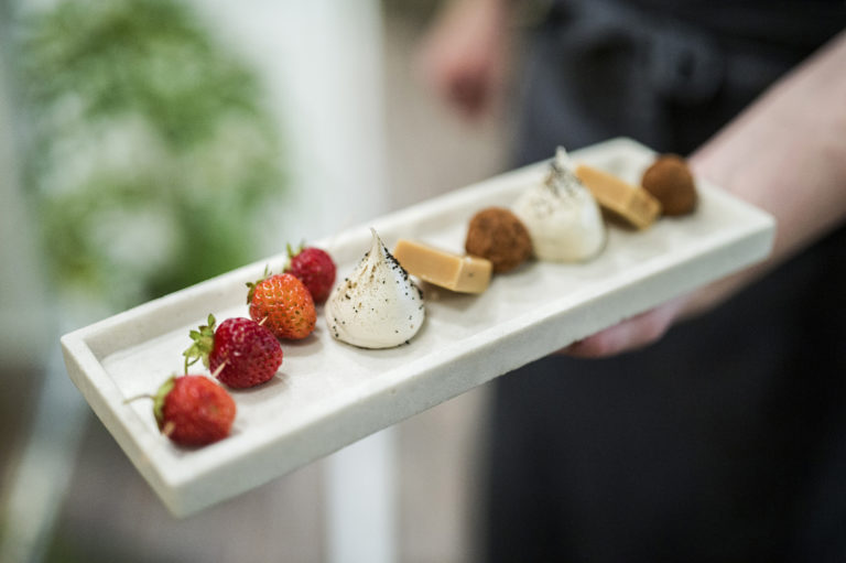 Restaurant Umami in Harstad. Foto: Benjamin A. Ward / Newslab / Visit Norway