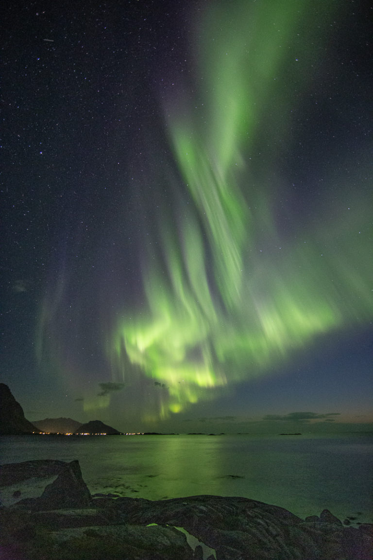 Same place, just in the middle of winter. The lights are more uniformly green © Lofoten Aktiv