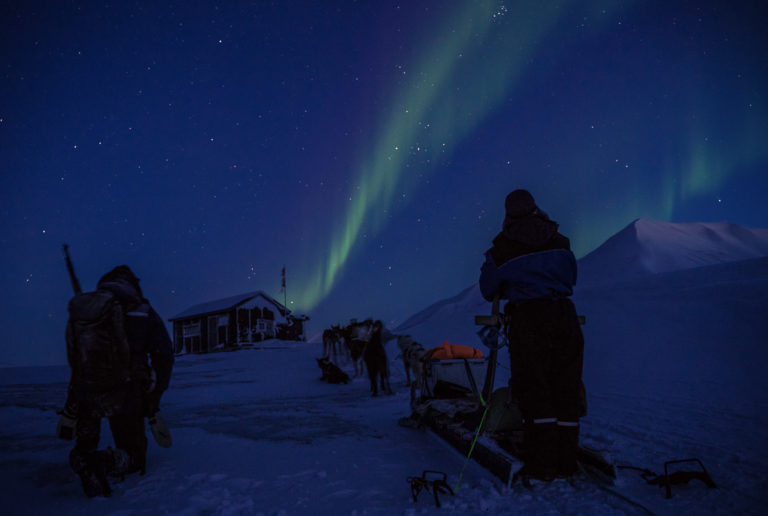 Out dogsledding to a remote cabin under the Northern Lights © Jan Hvizdal