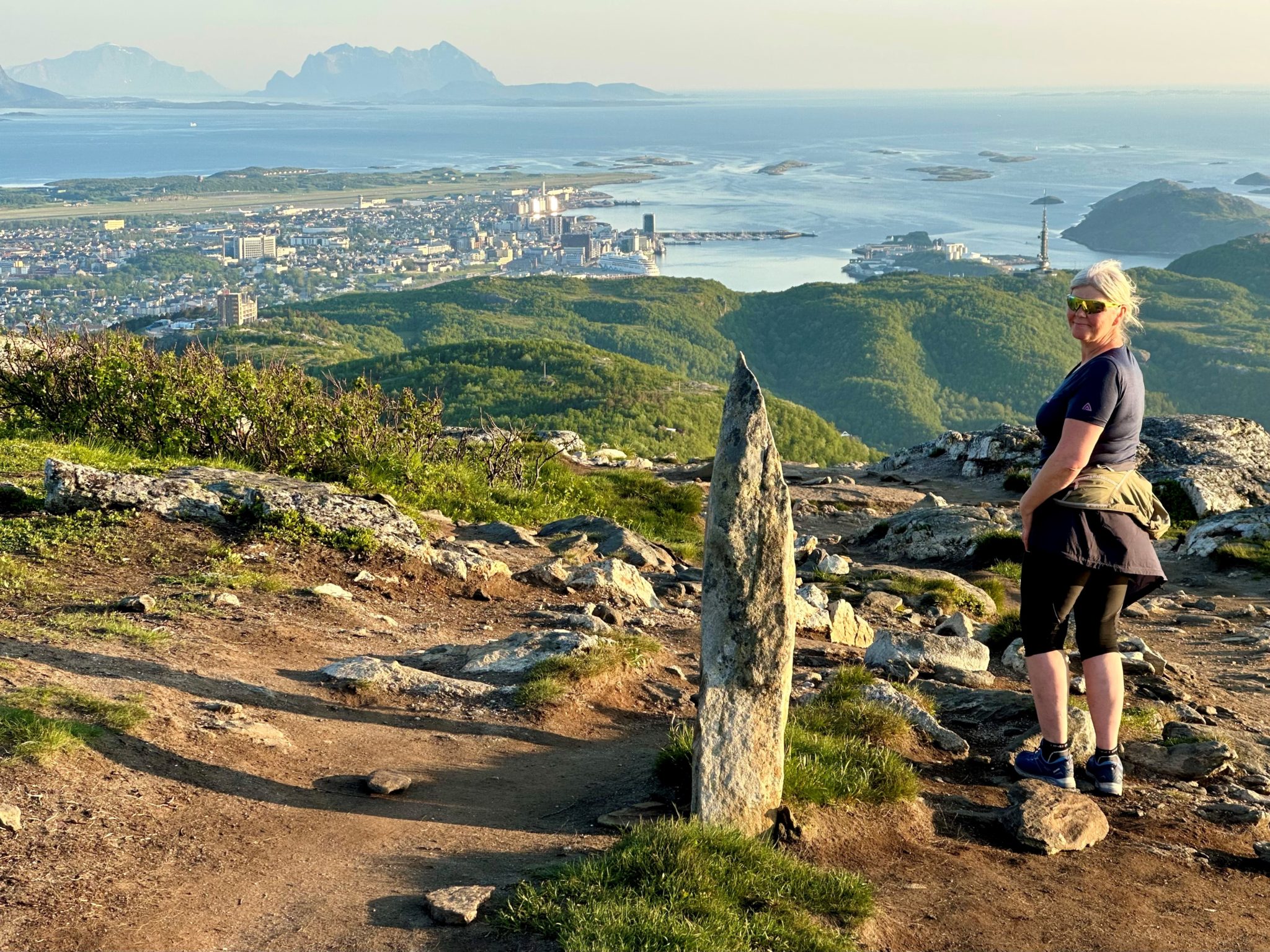 Keiserstien up to Keiservarden, the town mountain in Bodø. Photo: Roger Johansen / nordnorge.com